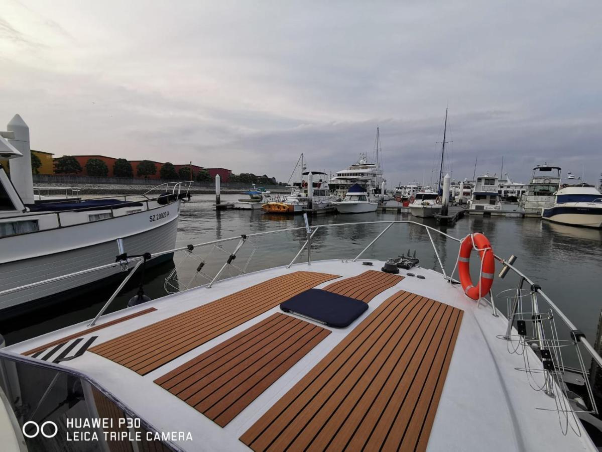 Sweet Elegant Boat Home @ Marina Waterfront 싱가포르 외부 사진